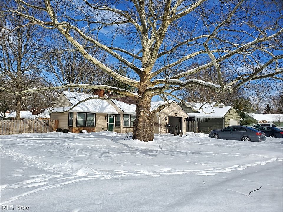 1st image of 404 Crescent Dr