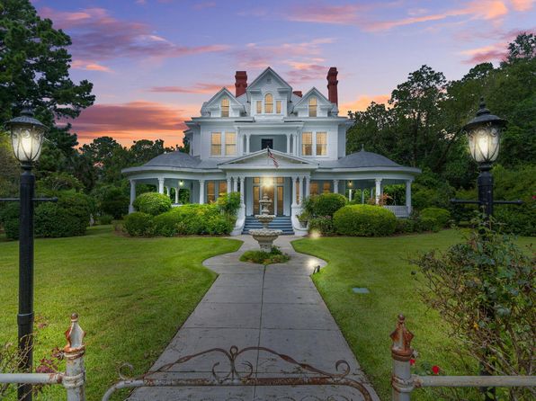 669 5th St, Florala, AL 36442