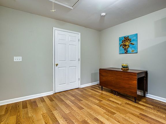 3rd image of 114 Woodcraft Dr