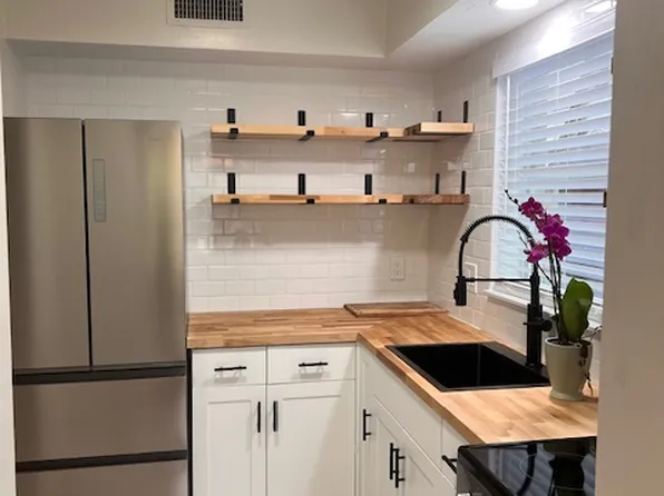 623 3rd St N APT 3, Saint Petersburg, FL 33701