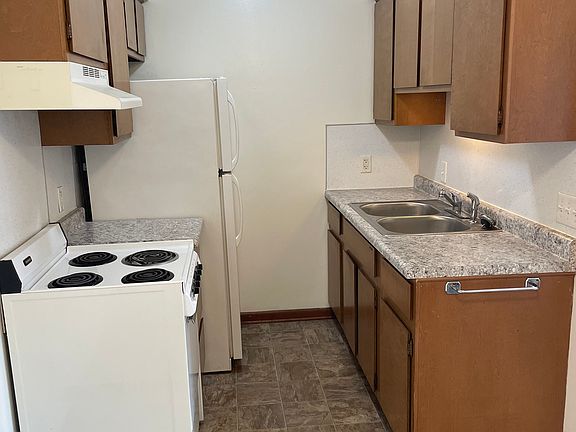 3rd image of 610 4th St APT D