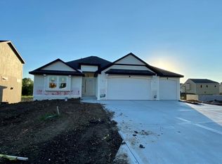 1338 161st Ter, Basehor, KS 66007