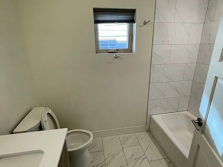 405 Laurel St — Photo 8