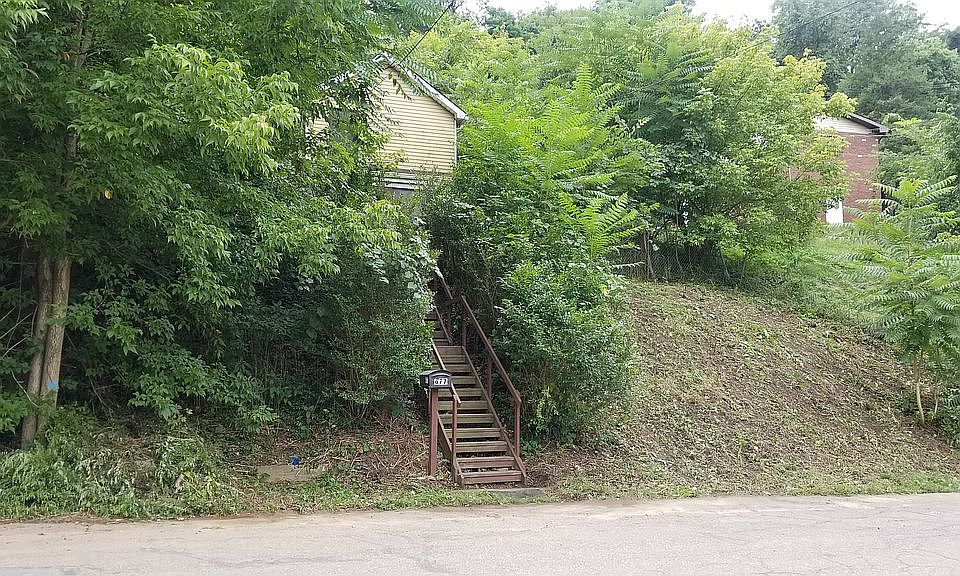 2nd image of 677 Grant Ave