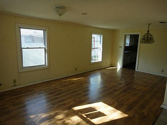 3rd image of 409 N 36th St