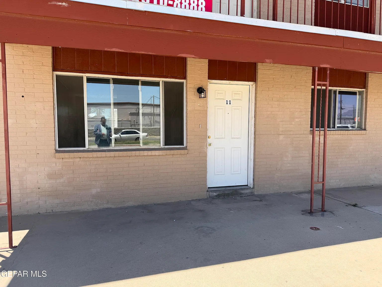 2 bed, 1.0 bath, 620 sqft, $900 — Photo 2