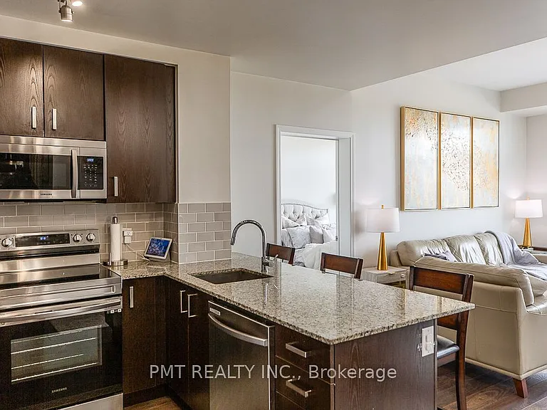 11611 Yonge St #516 — Photo 5