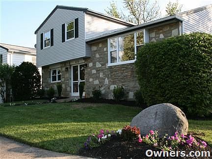 Corner lot on desirable cul-de-sac