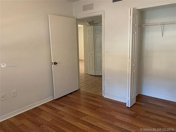 4th image of 970 NE 34th Ave Unit 101