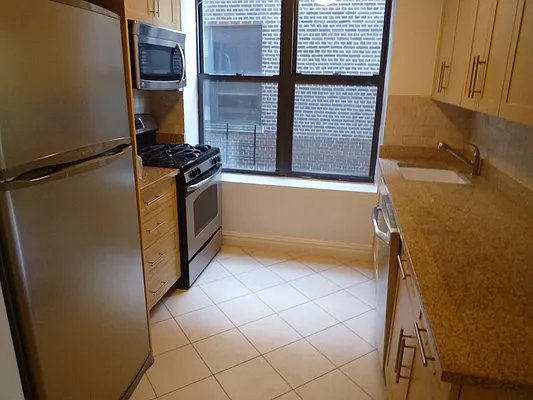 Rented by Stonehenge NYC LLC | media 13