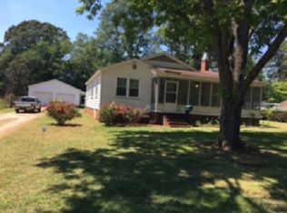 11 Edgewood Dr, Williamston, SC 29697