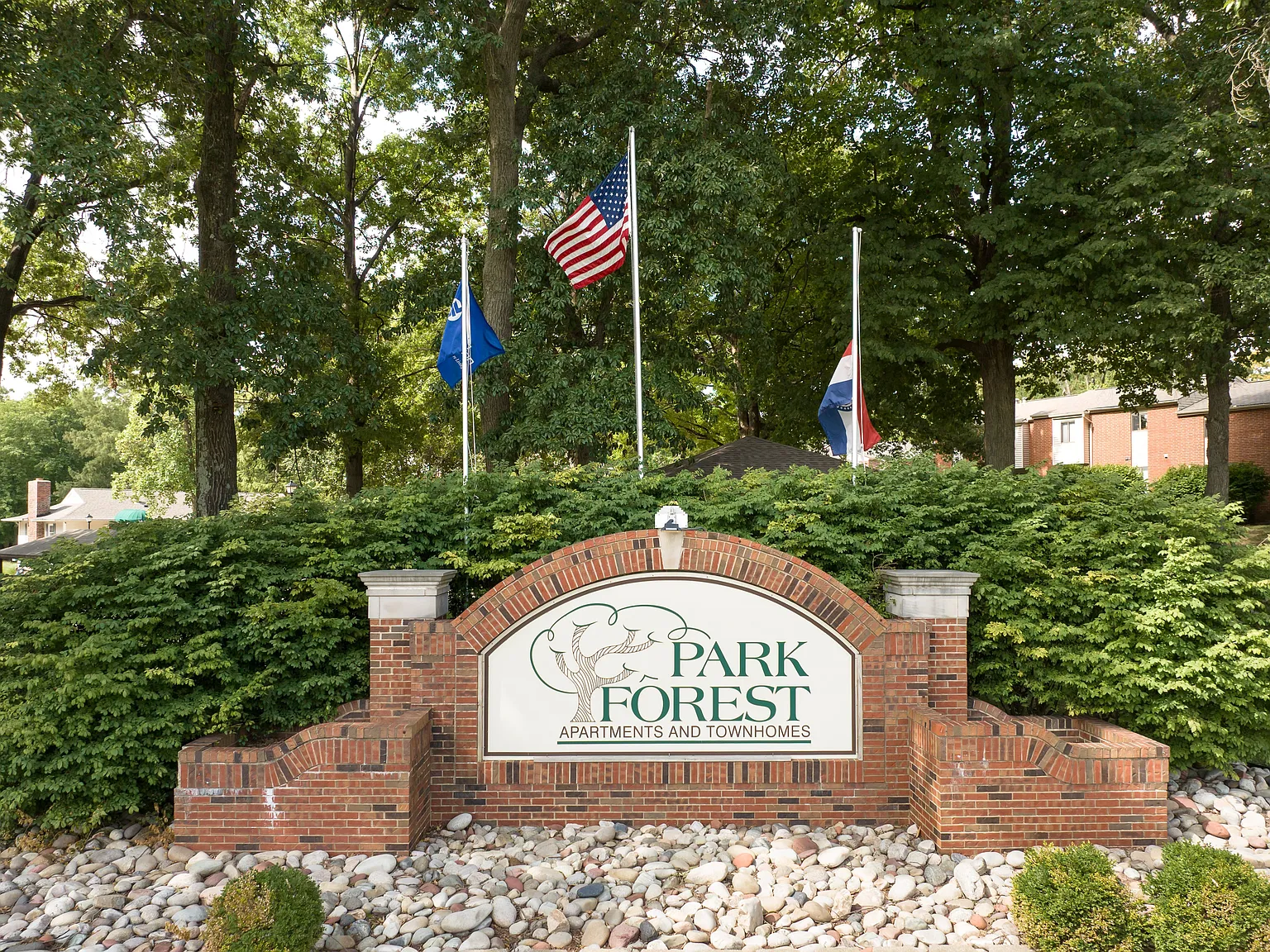 Park Forest Apartments — Photo 1