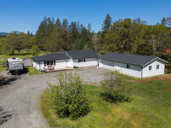 9935 Monument Dr, Grants Pass, OR 97526