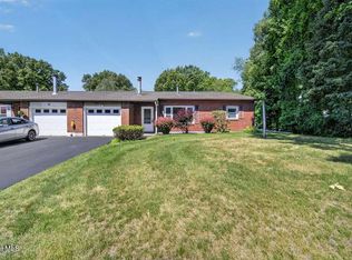 2B Deer Crk, Clifton Park, NY 12065