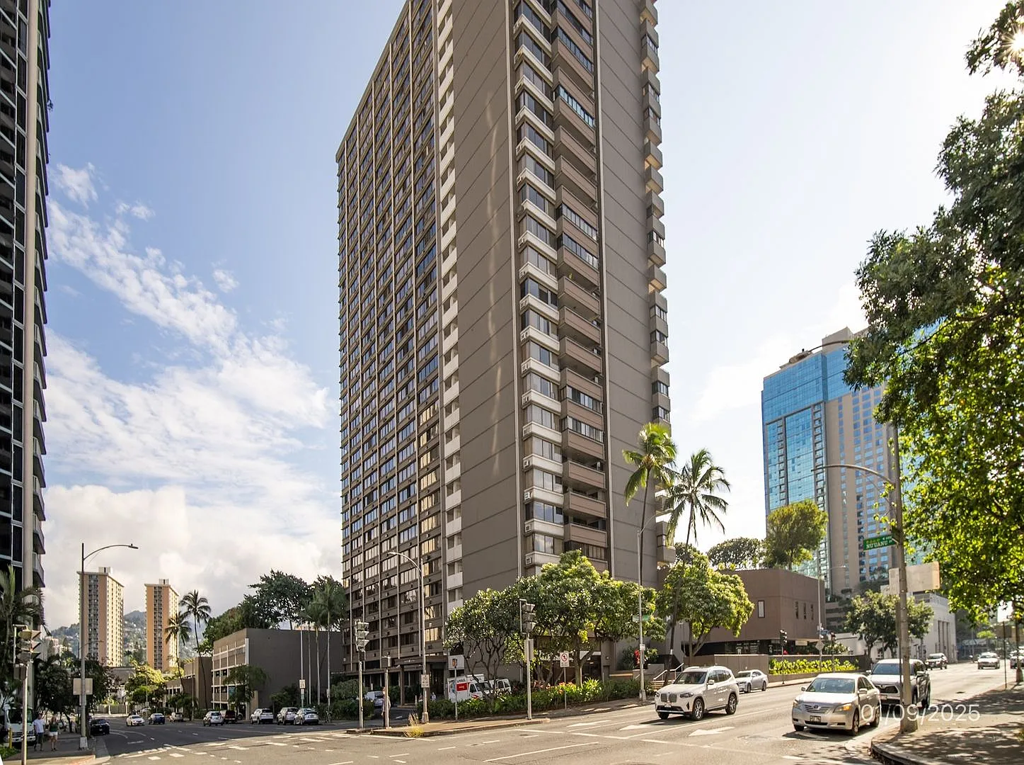 1 Bd 1 Ba 1 prk - 255 Nuuanu #E611 - $2400 — Photo 1