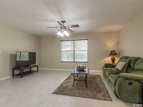 5th image of 2519 NW 36th Ln
