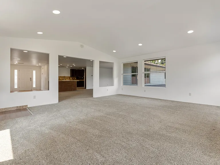 1500 W 9th Ave — Photo 5