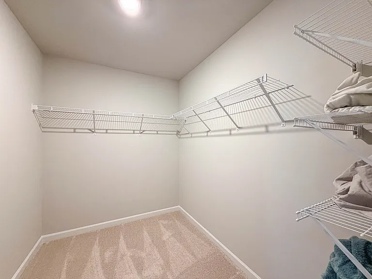 628 Sidney Ct — Photo 30