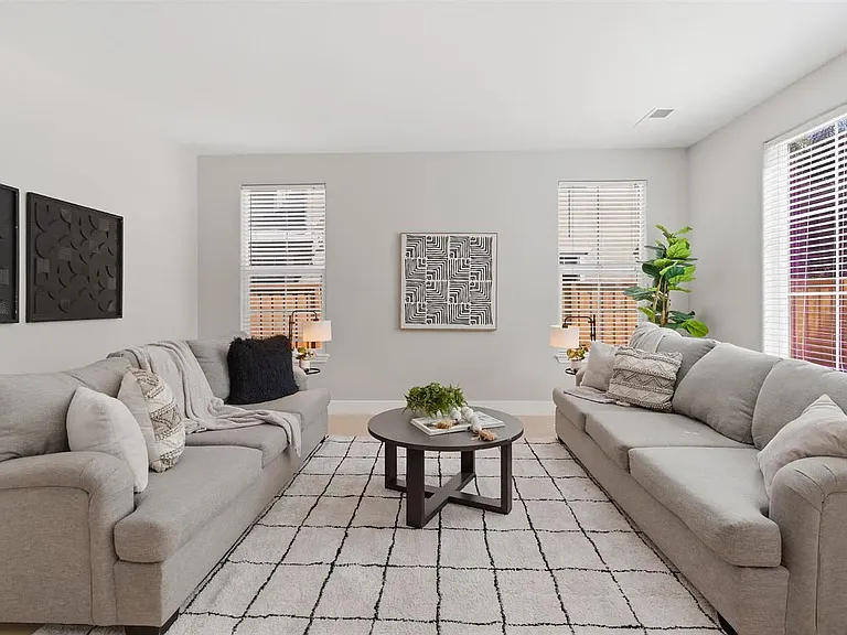 456 N Sierra Madre St — Photo 13