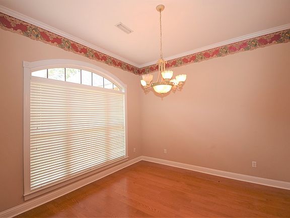 4th image of 300 Kirkwood Dr
