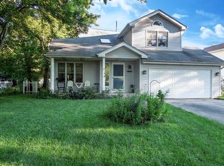 905 Plum St, McHenry, IL 60051