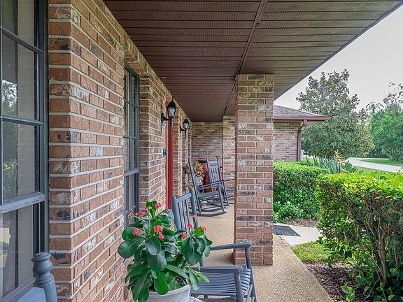 5th image of 618 N Goodrich Dr