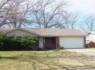 853 N Crosby Ave, White Settlement, TX 76108