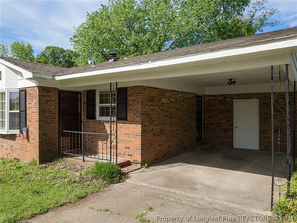 3 bed, 2.0 bath, 1263 sqft, $1,350 — Photo 4