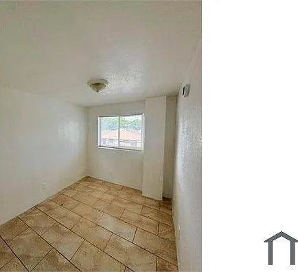 485 SW 4th Ave #1 — Photo 5
