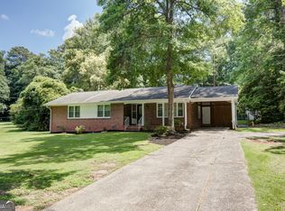 300 Kelly Dr, Fayetteville, GA 30214