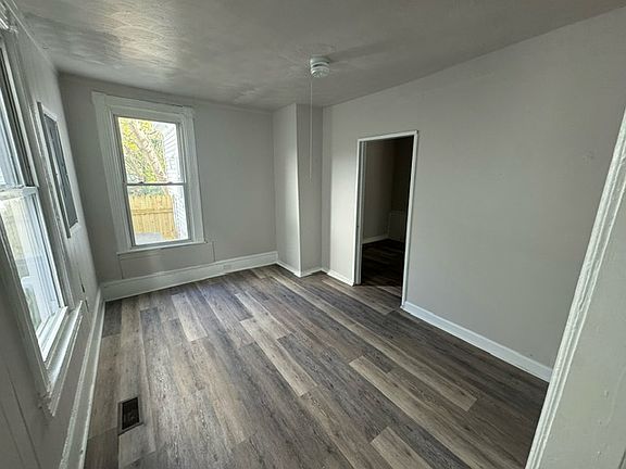 5th image of 2608 Roanoke Ave
