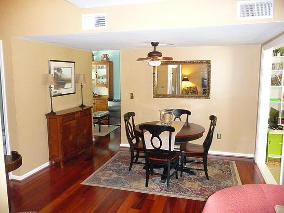 3rd image of 50 Indigo Ln