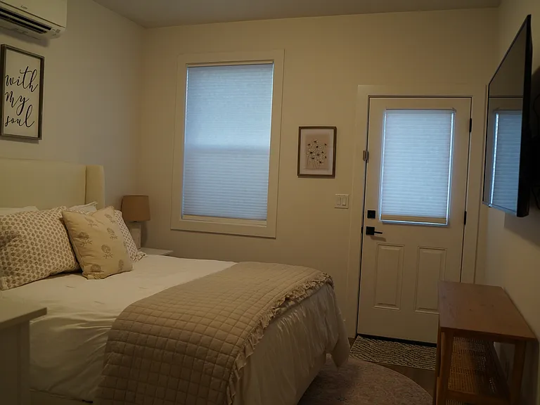 NE McDonald Ln — Photo 19