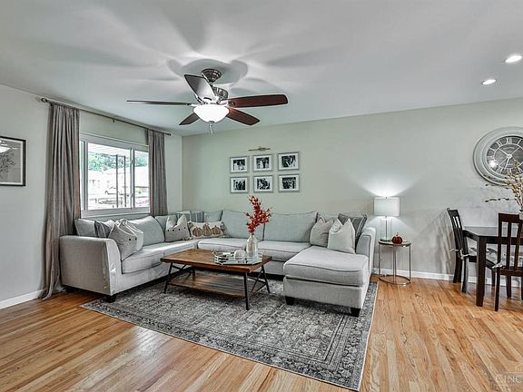 5th image of 11422 Gravenhurst Dr