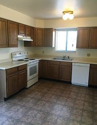 3rd image of 265 W Parkview Dr