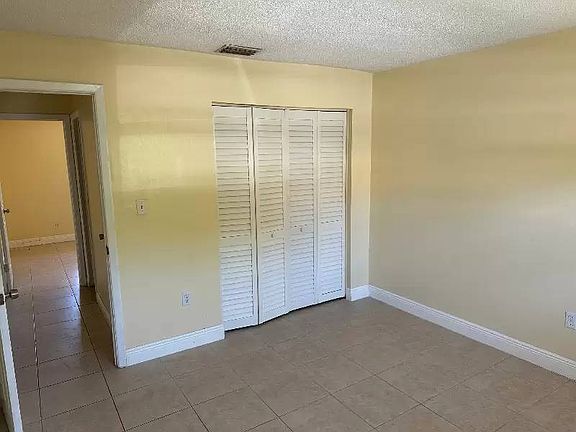 4th image of 1732 Gladys St