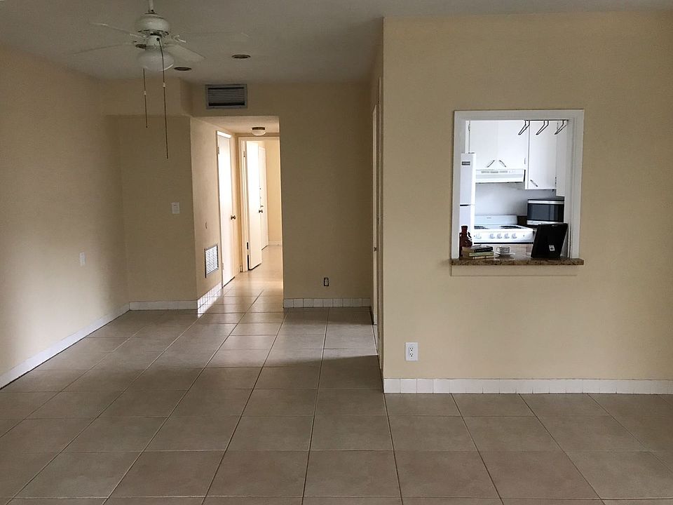 spacious well-lit one-bedroom with living opening double Fre