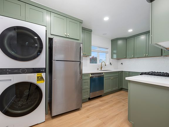 5th image of 4021 Lamont St APT 6