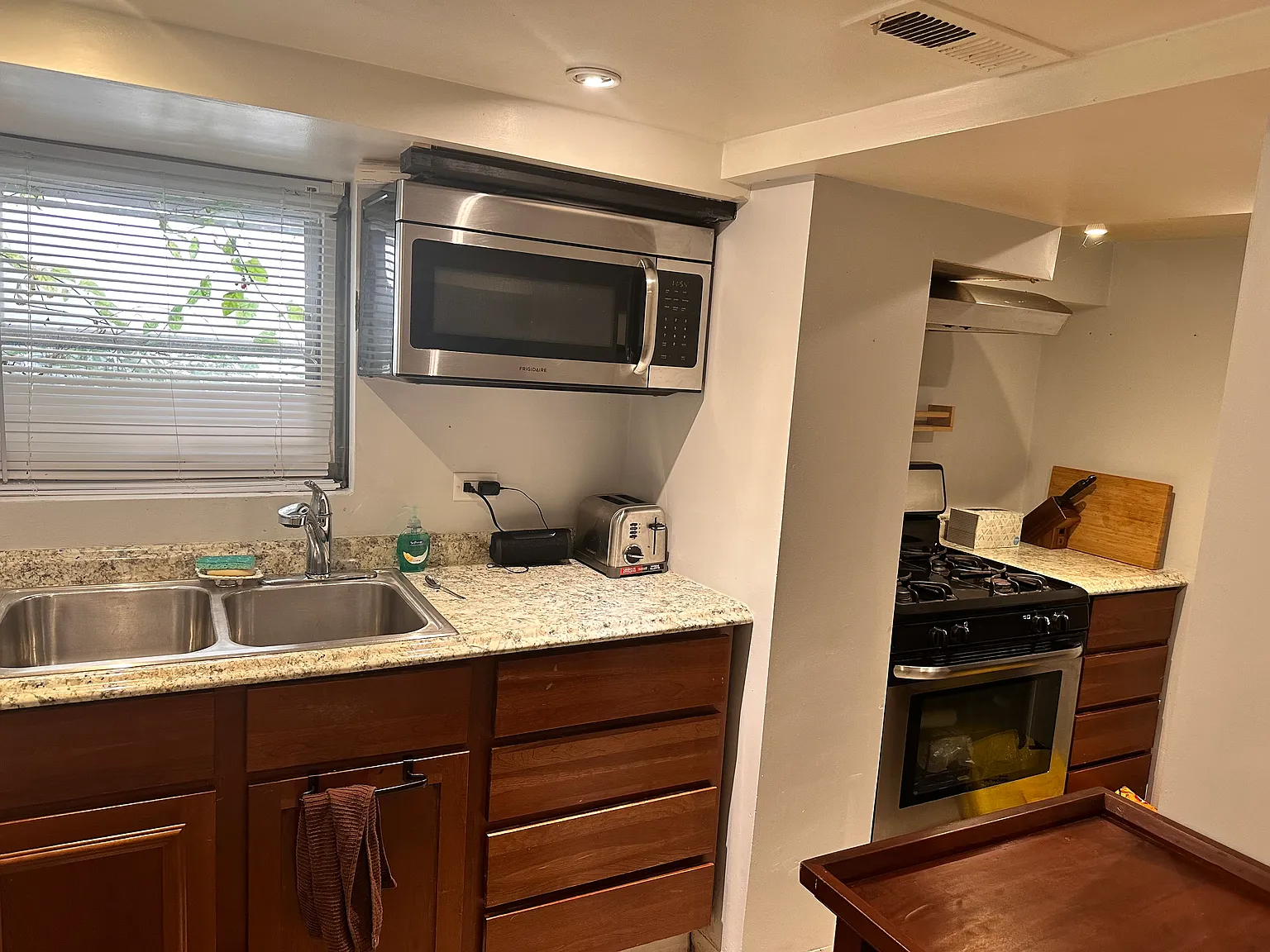 4929 W Henderson Street — Photo 4
