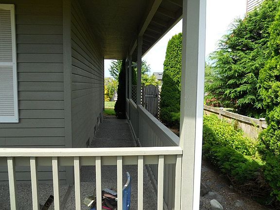 5th image of 2901 116th Ave NE