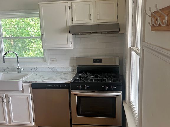 3rd image of 5331 N Manila Ave #2