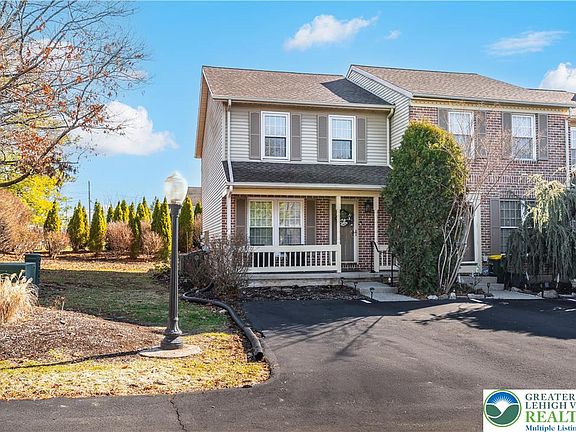 4th image of 579 Ponds Edge Ln