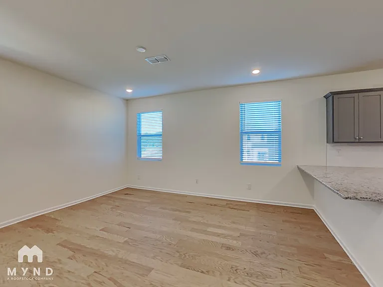 1568 Banham Dr — Photo 17