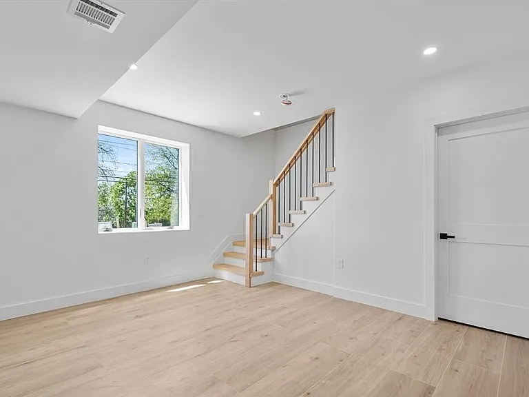 853 Pleasantview Ter #1 — Photo 12