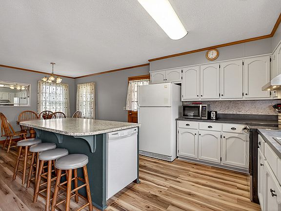 5th image of 468 Green Hill Rd