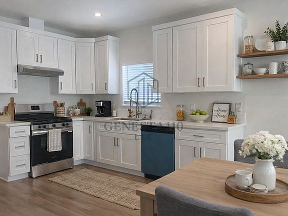 3rd image of 11040 Genesta Ave #11040