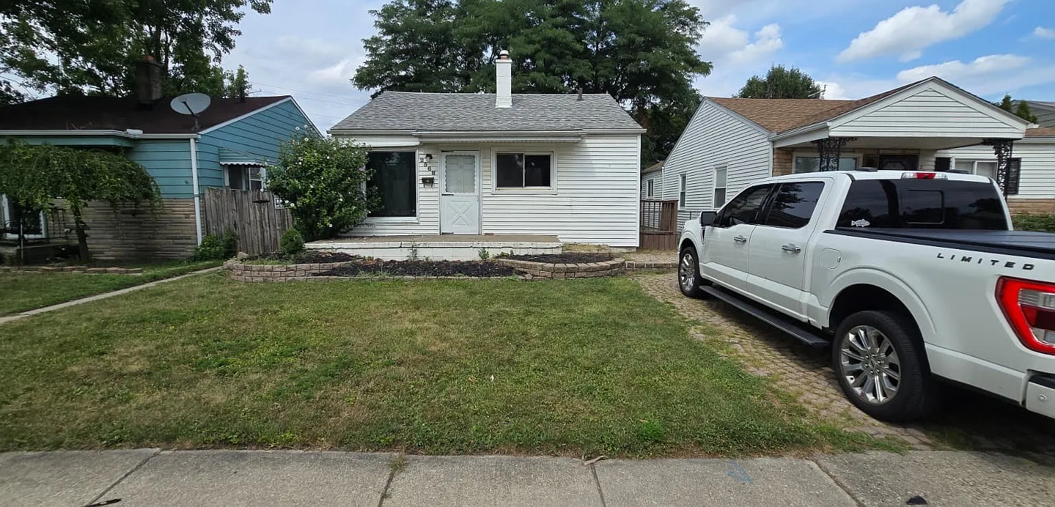3 bed, 984 sqft, $1,500 — Photo 2