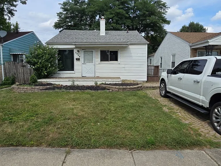 2568 Downing St — Photo 2