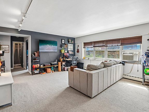 3rd image of 4960 N Marine Dr APT 611