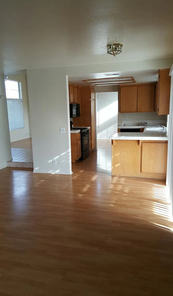 3 bed, 2.5 bath, 1629 sqft, $3,200 — Photo 4
